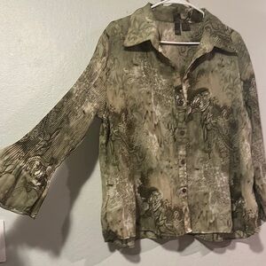 Green Patterned Button-Up Blouse